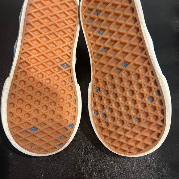 Where’s Waldo Toddler vans - Picture 2 of 2